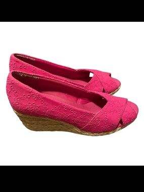E2 - Chaps Size 10 eyelet Pink Wedge Peep Toe Shoes